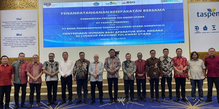 imi-Mokodompit-foto-bersama-dengan-Gubernur-usai-penandantanganan-Mou-Pengadaan-Rumah-ASN-di-Sulut