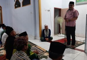 Salat Tarawih di Masjid Al Mukhlisin Desa Kopandakan Dua, Ini Pesan Pj Bupati Bolmong Limi Mokodompit