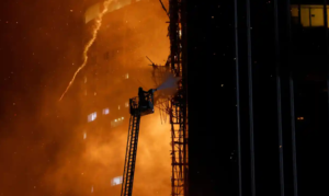 Gedung Pencakar Langit di Kawasan Tsim Sha Tsui Hongkong Terbakar Parah, Ratusan Warga Dievakuasi