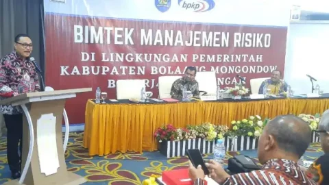 Limi Mokodompit Tutup Bimtek Manajemen Resiko