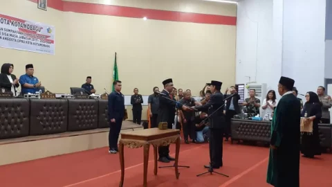 Ketua DPRD Kotamobagu Pimpin Rapat Pelantikan PAW Ishak Sugeha