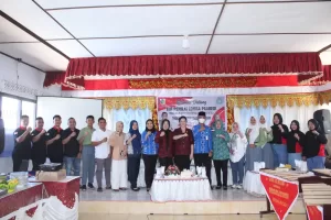 Kepala Desa dan Ketua TP-PKK Poyowa Besar Satu Sambut kedatangan Tim Penilai Lomba PAARADI Sulut