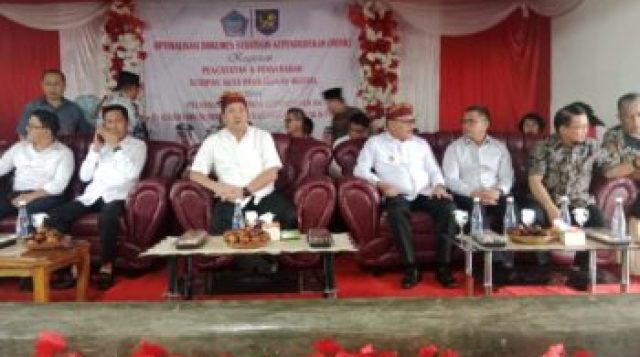 Bupati Limi Mokodompit Dampingi Kunker Wagub Steven Kandouw di Desa Werdi Agung
