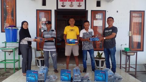 Tingkatkan Kesejahteraan, Pemdes Poyowa Besar Satu Serahkan Bantuan Perlengkapan Las untuk Warga