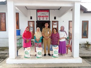 Ringankan Beban Masyarakat, Pemdes Poyowa Besar Satu Salurkan Bantuan CBP Tahap Dua