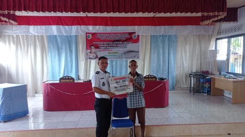 Pemdes Poyowa Besar Satu Salurkan BLT-DD, Tapri:Gunakan Sebaik Mungkin