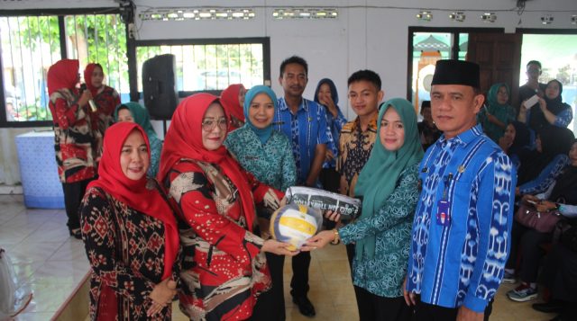 Ketua TP-PKK Kotamobagu Apresiasi Program PKK Poyowa Besar Satu