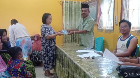 Pemdes Moyongkota Salurkan BLT DD Tahap IV Ke 50 KPM