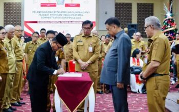 Olly Dondokambey Lantik Tahlis Gallang Kadis Koperasi dan UKM Sulut