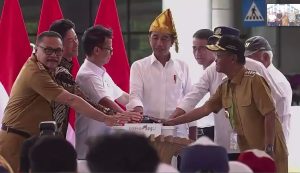 Limi Mokodompit Dampingi Presiden Jokowi Resmikan Bandara Bolaang Mongondow