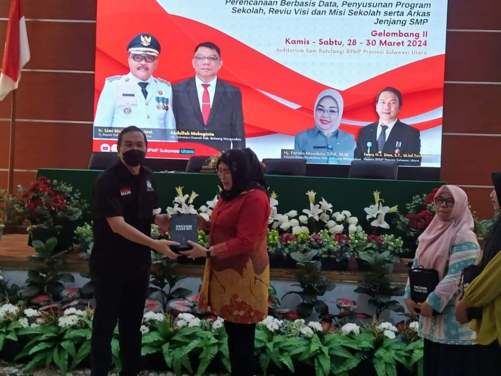Dinas Pendidikan Bolmong Menggelar Coaching Clinic IKM, PSP, PBD Untuk Guru SD Dan SMP