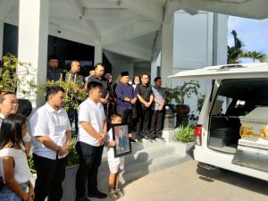 Anggota DPRD Kotamobagu Gelar Pelepasan Jenazah Feiba Tumundo