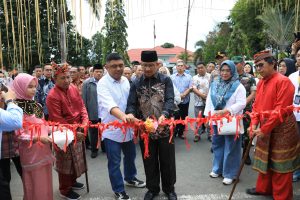 Alun-Alun Boki Hotinimbang Diresmikan, Ketua DPRD : Untuk Peningkatan Ekonomi dan Kesejahteraan Masyarakat Kotmaobagu