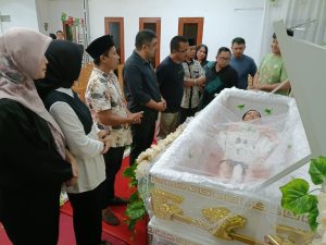 Ketua DPRD Kotamobagu Melayat ke Rumah Duka Mendiang Feiba Tumundo