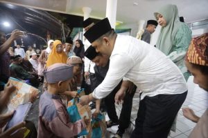Masyarakat Antusias Berkunjung ke Rumah Meiddy Makalalag, Didoakan Jadi Wali Kota Kotamobagu  Â