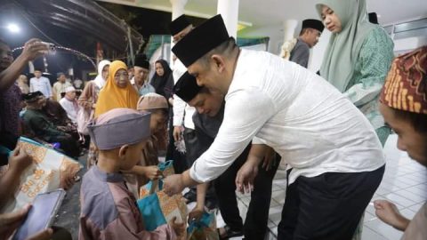 Masyarakat Antusias Berkunjung ke Rumah Meiddy Makalalag, Didoakan Jadi Wali Kota Kotamobagu     