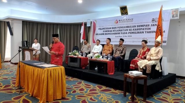 Bawaslu Bolmong Lantik 45 Anggota Panwaslu Kecamatan