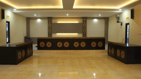 Tingkatkan Pelayanan, Ruangan Rapat kantor Desa Poyowa Besar Satu Diperbaiki