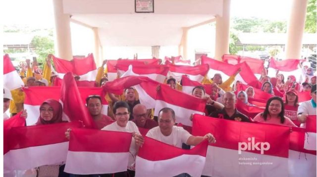 Peringati HUT ke-79 RI, Pemkab Bolmong Semarakkan Pembagian 10 Juta Bendera Merah Putih