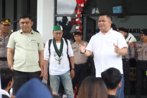 Ketua Dewan Dan Wakil DPRD Kotamobagu Temui Langsung Demo Aliansi Mahasiswa