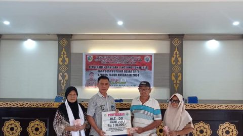 Pemdes Poyowa Besar Satu Salurkan BLT DD Kepada 57 KPM