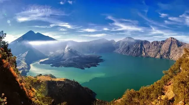 Turis Malaysia Tewas saat Mendaki, Ternyata Ini Sederet Fakta Gunung Rinjani