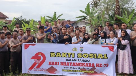 Bentuk Nyata Polri untuk Masyarakat, Polres Kotamobagu Laksanakan Bakti Sosial di TPU Mogolaing