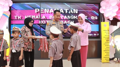 Hadiri Penamatan Siswa TK Bhayangkari, Kapolres Kotamobagu: Semoga Menjadi Generasi Berakhlak Mulia
