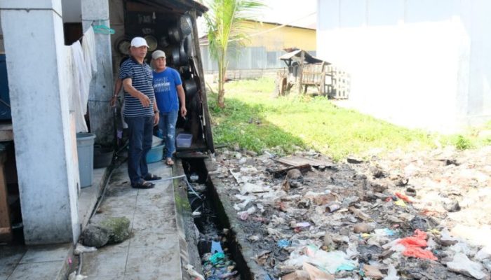 Tuntaskan Masalah Sampah di Pasar Kotabunan Selatan, Oskar Manoppo Ajak Penjual dan Pembeli Berdialog Terbuka
