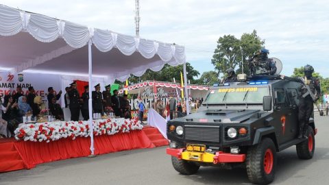 Peringatan Hari Bhayangkara ke-79 Polres Kotamobagu Diwarnai Defile Pasukan
