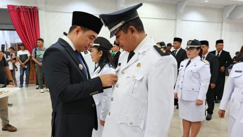 Lantik 42 Pejabat Eselon III dan IV,  Bupati Michael Thungari Tekankan Soal Tanggung Jawab