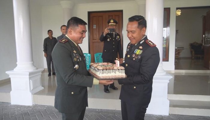 Sinergitas TNI-Polri Warnai Peringatan Hari Bhayangkara ke-79 di Kotamobagu