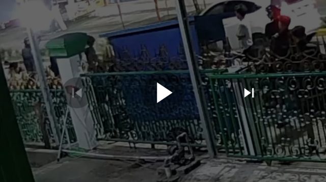 Dugaan Pembacokan di Depan Masjid Syuhada Kotobangon Terekam CCTV, Begini Videonya
