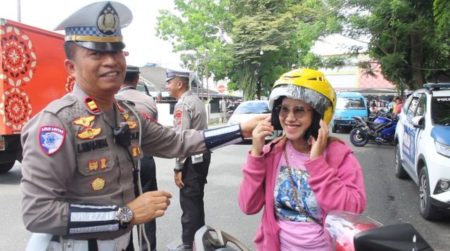 Satlantas Kotamobagu Terapkan Razia Humanis, Helm SNI Jadi Simbol Keselamatan