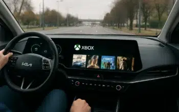 Layar hiburan mobil listrik Kia EV3 menampilkan antarmuka Xbox Cloud Gaming, memungkinkan pengguna memainkan gim favorit seperti Forza Horizon dan Starfield langsung dari kendaraan. Fitur ini hadir melalui kolaborasi Microsoft dan LG, memperluas ekosistem gaming ke sektor otomotif.