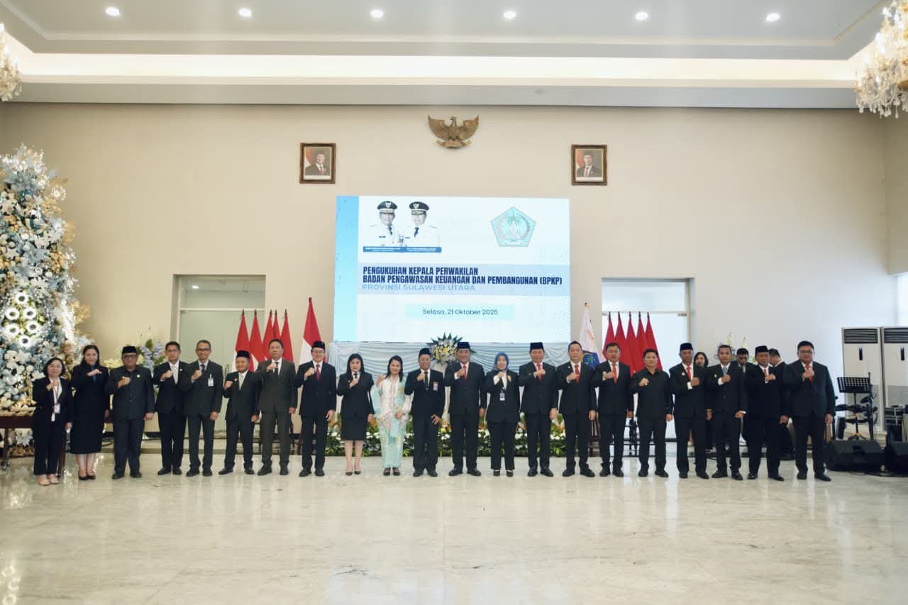 Bupati Boltim Dukung Kepala BPKP Baru: Dorong Transparansi Keuangan Daerah 1 Bupati Bolaang Mongondow Timur, Oskar Manoppo, bersama jajaran kepala daerah se-Sulawesi Utara menghadiri pelantikan Heru Setiawan sebagai Kepala Perwakilan BPKP Sulut, Selasa, 21 Oktober 2025, di Wisma Negara Gubernuran Bumi Beringin, Manado. Momen ini menandai komitmen bersama dalam memperkuat pengawasan keuangan daerah menjelang tahun anggaran baru.