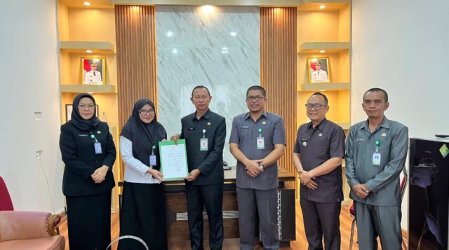 Resmi Jabat Plt Lurah Mongkonai, Indah Gobel: Saya Berikan Terbaik 