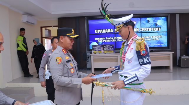 Juara Tingkat Polda Sulut, Pocil dan PKS Kotamobagu dapat Penghargaan dari Kapolres AKBP Irwanto 
