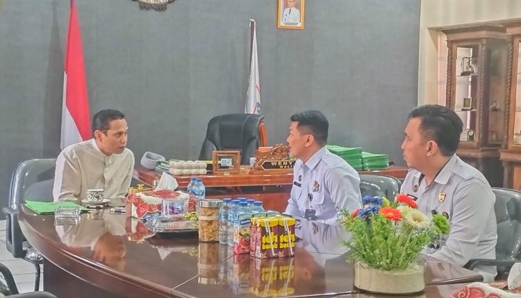 Wali Kota Weny Gaib Bahas Relokasi Rutan Bersama Karutan Baru, Fokus Pembinaan 452 Warga Binaan 1 Wali Kota Wenny Gaib dan Karutan Aris Yuliyanta saat audiensi, 17 Oktober 2025.