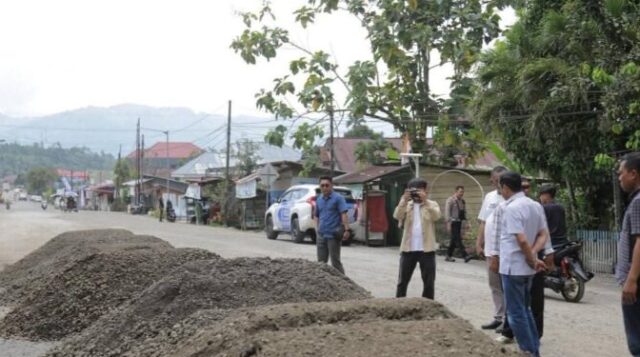 Weny Gaib Tinjau Proyek Jalan Rp5 Miliar di Kotamobagu, Dorong Kualitas dan Transparansi