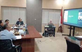 Pemkot Kotamobagu Rampungkan Uji Kompetensi Pejabat JPT Pratama 3 Suasana pelaksanaan Uji Kompetensi dan Evaluasi Kinerja JPT Pratama di lingkungan Pemerintah Kota Kotamobagu, 20–22 Oktober 2025. Kegiatan ini digelar secara hybrid dengan pemaparan langsung dan virtual, sebagai bagian dari upaya peningkatan kualitas kepemimpinan aparatur sipil negara.