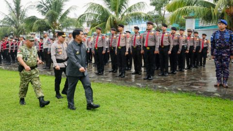 Operasi Lilin Samrat 2025, Gubernur Yulius Selvanus Pimpin Apel Pengamanan Natal dan Tahun Baru