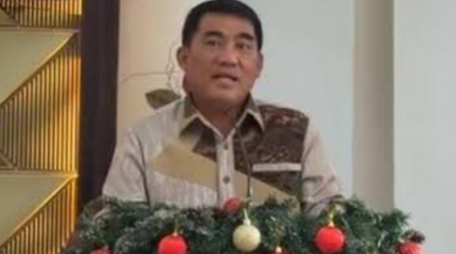 Solidaritas Natal di GMIM Eben Haezar: Gubernur Yulius Selvanus Ajak Peduli Korban Bencana