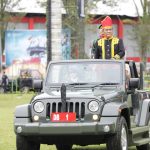 Gubernur Sulawesi Utara, Mayjen TNI (Purn) Yulius Selvanus, SE memimpin upacara peringatan 80 Tahun Peristiwa Merah Putih di Lapangan KONI Sario, Manado, Sabtu (14/2/2026). Dengan mengenakan pakaian adat kebesaran, Yulius menegaskan semangat patriotisme rakyat Sulut harus terus menyala sebagai kekuatan menghadapi tantangan zaman.