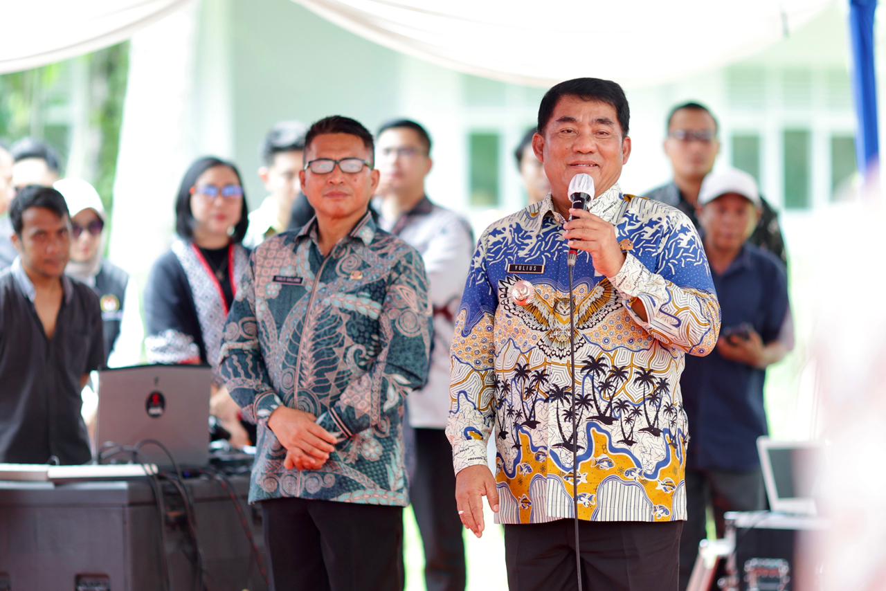Momen Gubernur Yulius saat menyampaikan kepastian penunjukan Tahlis Gallang sebagai Sekprov Sulut, representasi BMR di birokrasi provinsi.