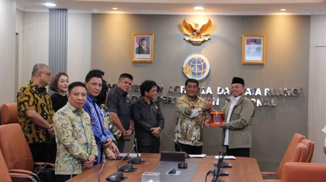 Gubernur Yulius Selvanus Terima Persetujuan RTRW, Pembangunan Lebih Pasti