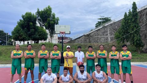 Tim peserta Kapolres Boltim Cup 2026 berpose bersama di Lapangan Basket Tutuyan usai pembukaan turnamen perdana yang digelar Kapolres Boltim AKBP Golfried Hasiholan Pakpahan, Sabtu (7/2/2026).