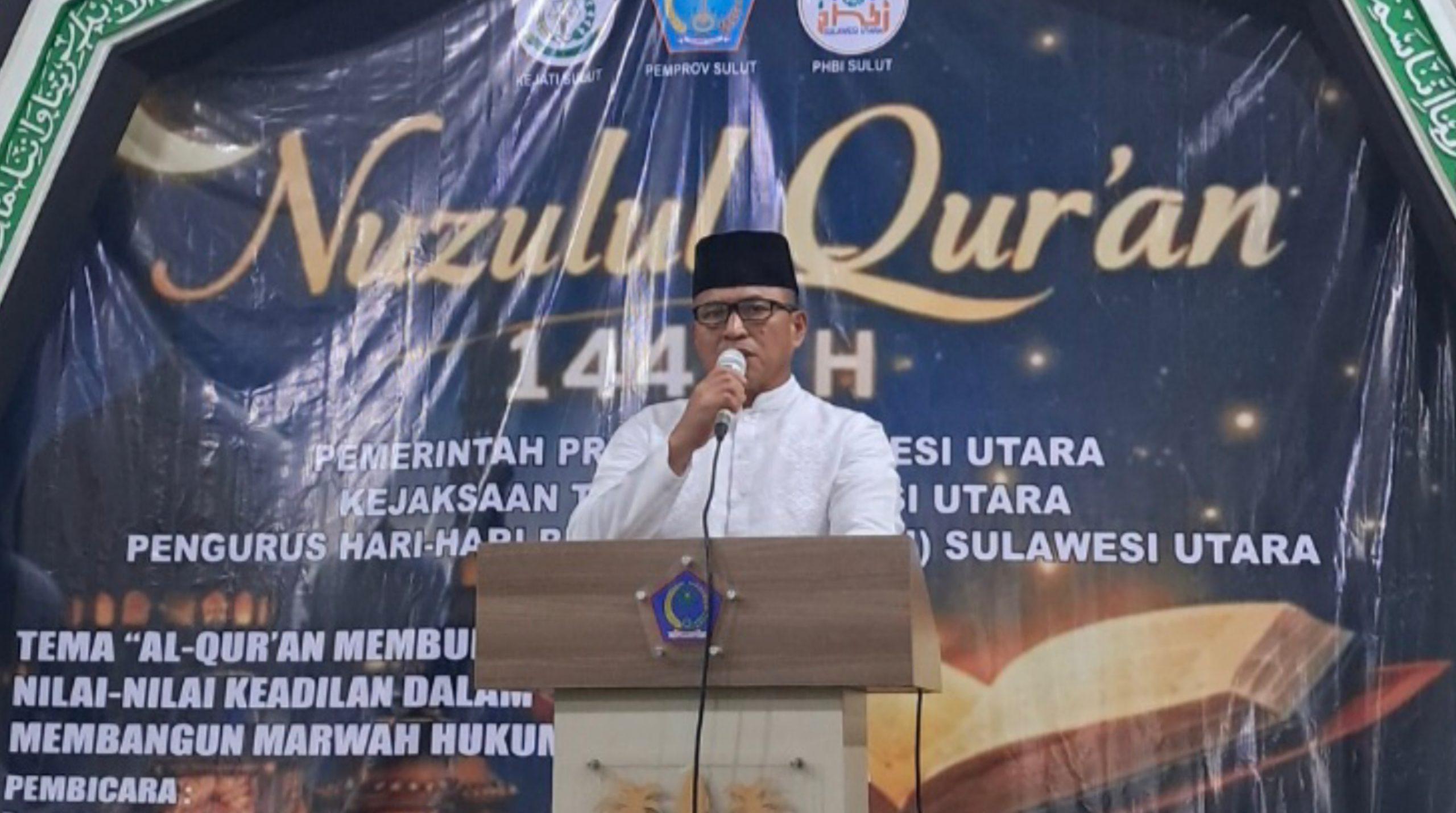 Kepala Dinas Koperasi dan UKM Sulut, Tahlis Gallang, mewakili Gubernur Yulius Selvanus Komaling menyampaikan pesan penting menjaga silaturahmi dan persatuan pada peringatan Malam Nuzulul Quran di Masjid Nurul Huda, Manado, Jumat (6/3/2026).