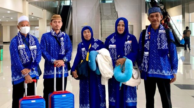 Apresiasi Pengabdian, Rahman Salehe Umrohkan Tiga Imam Masjid