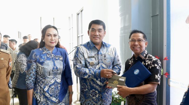 BI Bawa Berkat, Gubernur Yulius Teguhkan Pelayanan Gereja